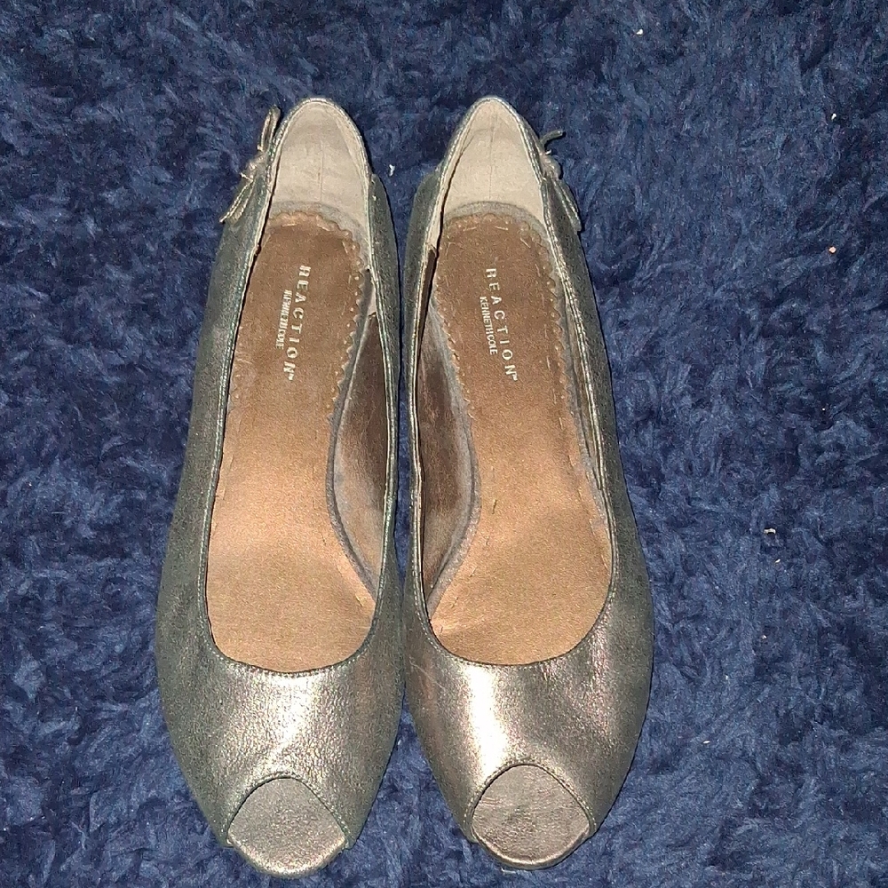 Kenneth Cole Reaction Women's Metallic Peep Toe Flats